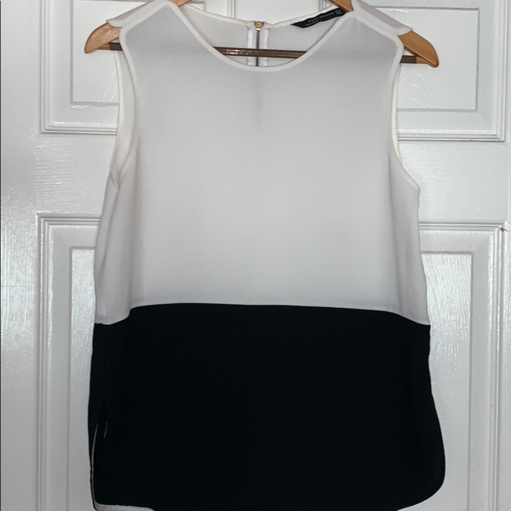 Zara — Top Black & White — Small